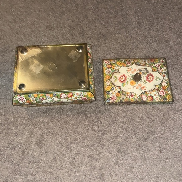 Vintage Trinket Metal Box - Picture 6 of 6